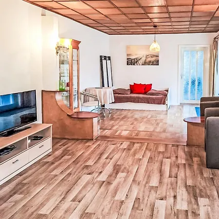 Alexorella By Interhome